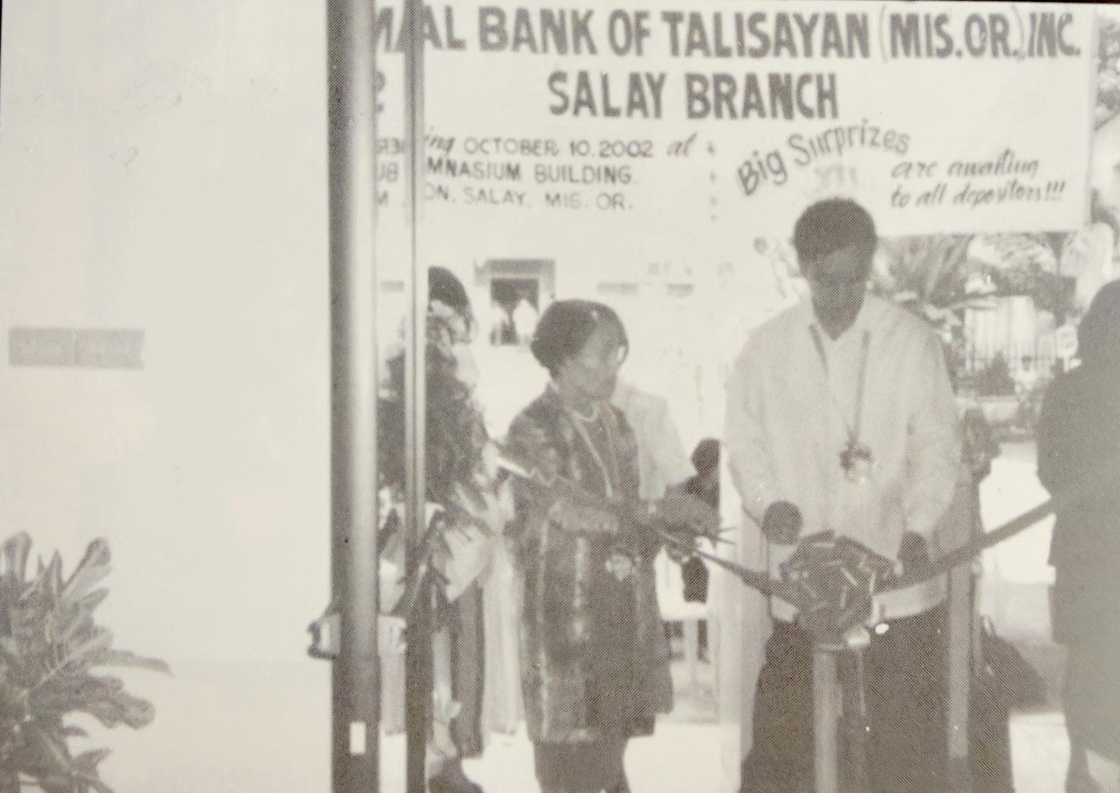 Ribbon cutting at the opening of the Salay Branch, October 10, 2002